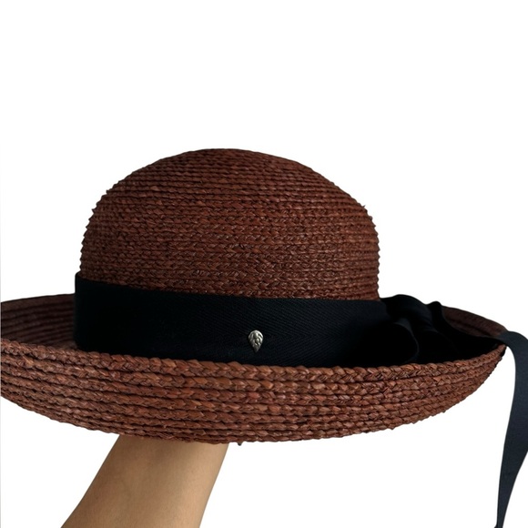 Helen Kaminski brown straw raffia hat with black bow in perfect condition. - Picture 9 of 9